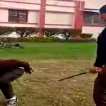 चोरी के आरोपी को मुर्गा बनाकर लाठी से पीटने का मामला आया सामने।