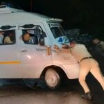 रास्ते में फंसे यात्रियों के लिए संकटमोचक बनी चमोली पुलिस।