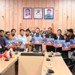 मुख्यमंत्री श्री पुष्कर सिंह धामी ने शनिवार को मुख्यमंत्री आवास में “पैली-पैली बार” उत्तराखण्डी गीत का विमोचन किया।