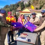 कर्तव्य, समर्पण और सम्मान की मिसाल: सेवानिवृत्त होमगार्ड जवानों को चमोली पुलिस की भावभीनी विदाई।  