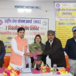 सात दिवसीय विशेष शिविर का उदघाटन*  *जिला पंचायत अध्यक्ष दौलत सिंह बिष्ट ने किया उद्घाटन*