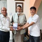 चिपको आंदोलन के प्रणेता, पद्म भूषण एवं प्रख्यात गांधीवादी पर्यावरणविद् चंडी प्रसाद भट्ट से एसपी चमोली की आत्मीय शिष्टाचार भेंट।