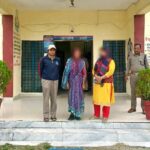 रात के अंधेरे में भटकती मिली बुजुर्ग महिला, चमोली पुलिस बनी सहारा