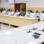 लंबित शिकायतों का समयबद्ध एवं गुणवत्तापूर्ण निस्तारण सुनिश्चित करें अधिकारी—जिलाधिकारी*
