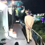देर रात गलियों में बेवजह घूमने वालों पर पुलिस की नजर, शिकायतों के बाद एक्शन मोड में पुलिस।